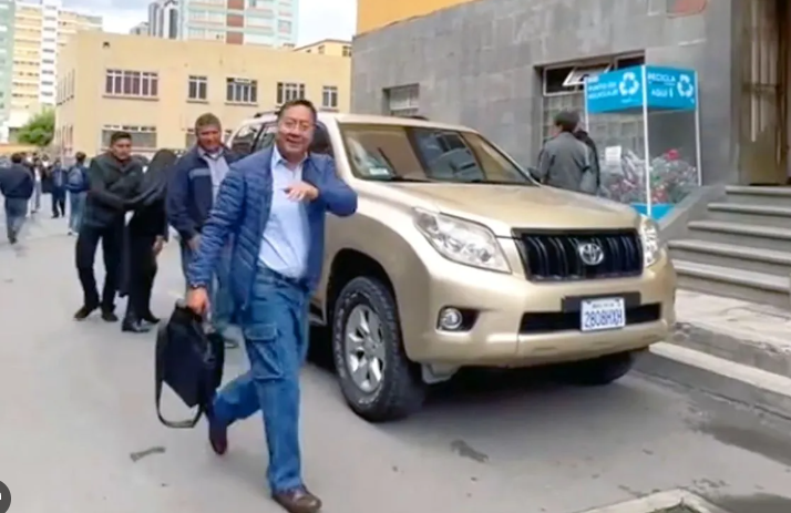 Gobierno de Paz anula pago de vacaciones acumuladas para funcionarios públicos