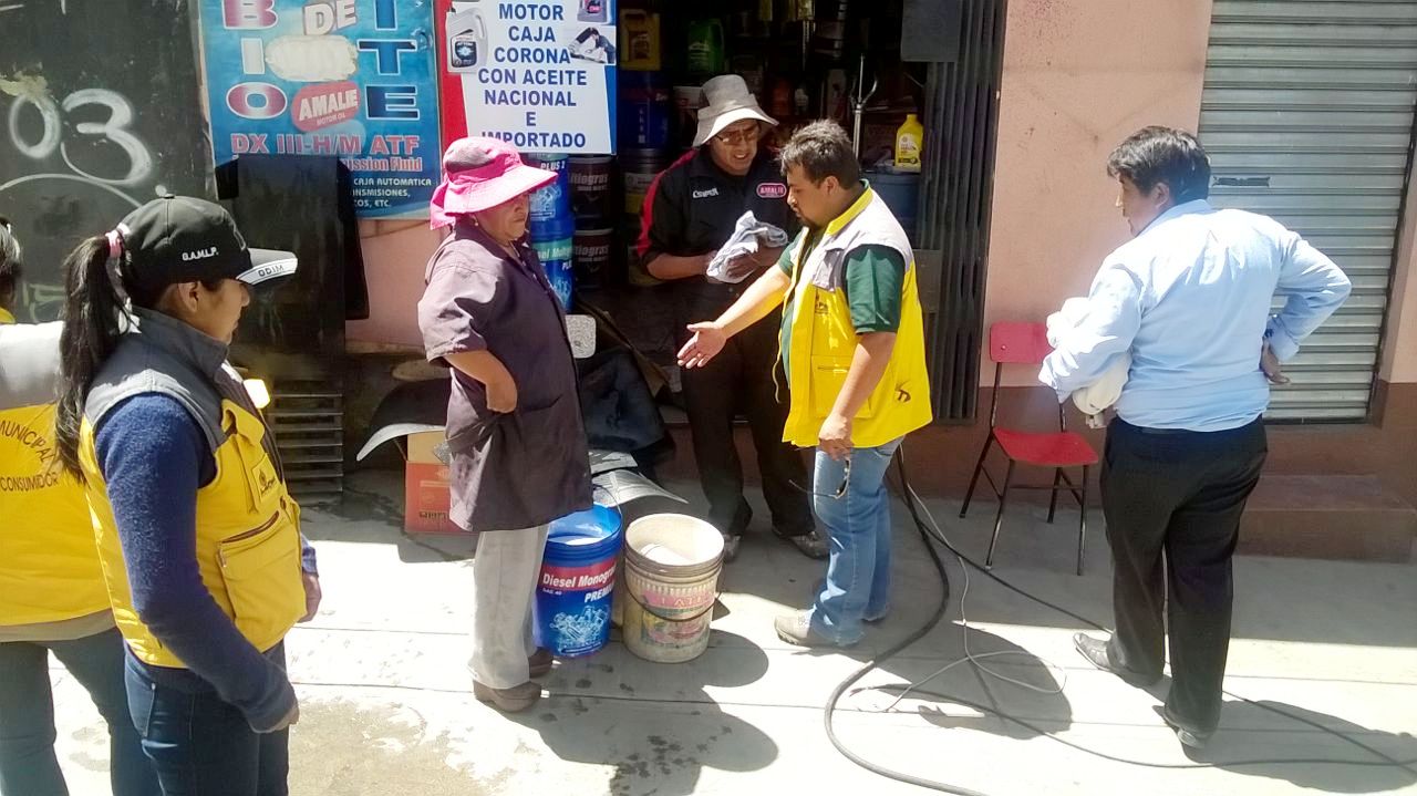 La Alcaldía realiza operativos en lavaderos de autos para evitar derroche  de agua | Urgentebo