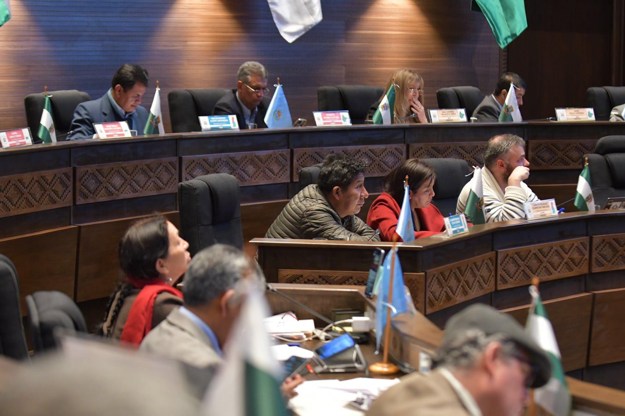 Senado de Bolivia sesiona para tratar crédito de 1.900 millones de dólares del FMI