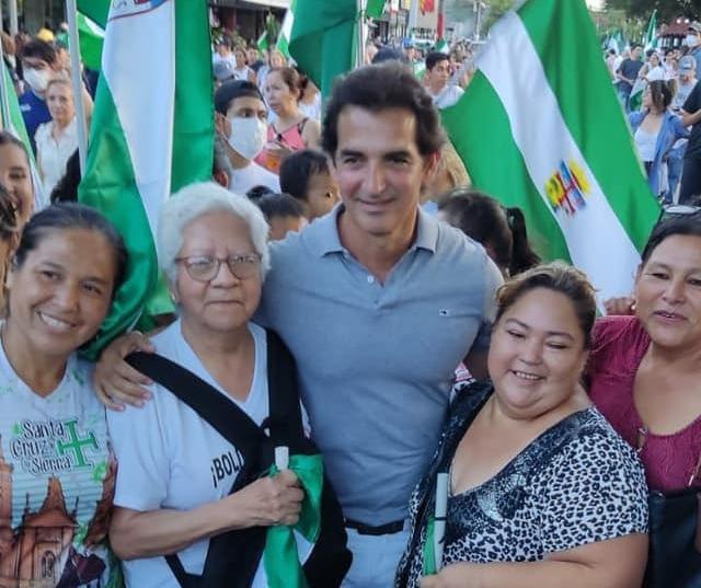 SAAVEDRA ALCALDE: Ingeniero agrónomo triunfa en Santa Cruz