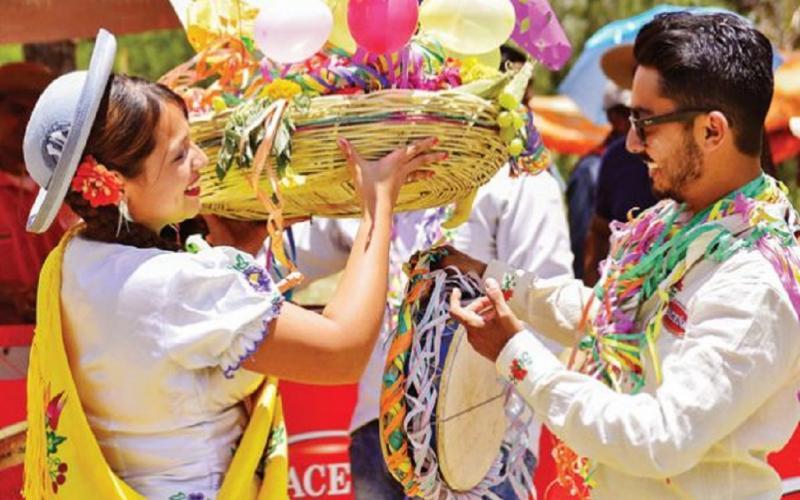 En Jueves de Compadres se celebra la familia ampliada, pero se ha ...