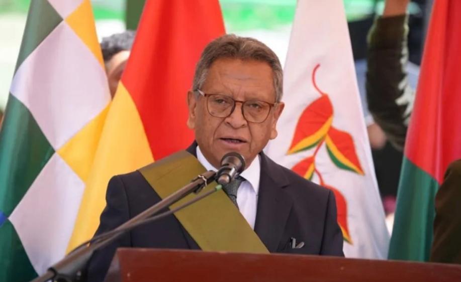 Ministro de Gobierno acusa a Evo Morales de falta de valor civil ante proceso judicial