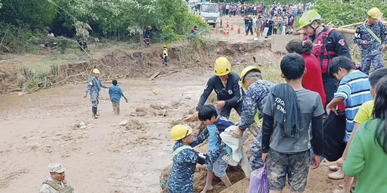 Sube a 7 el número de fallecidos en El Torno por la riada del Piraí ...